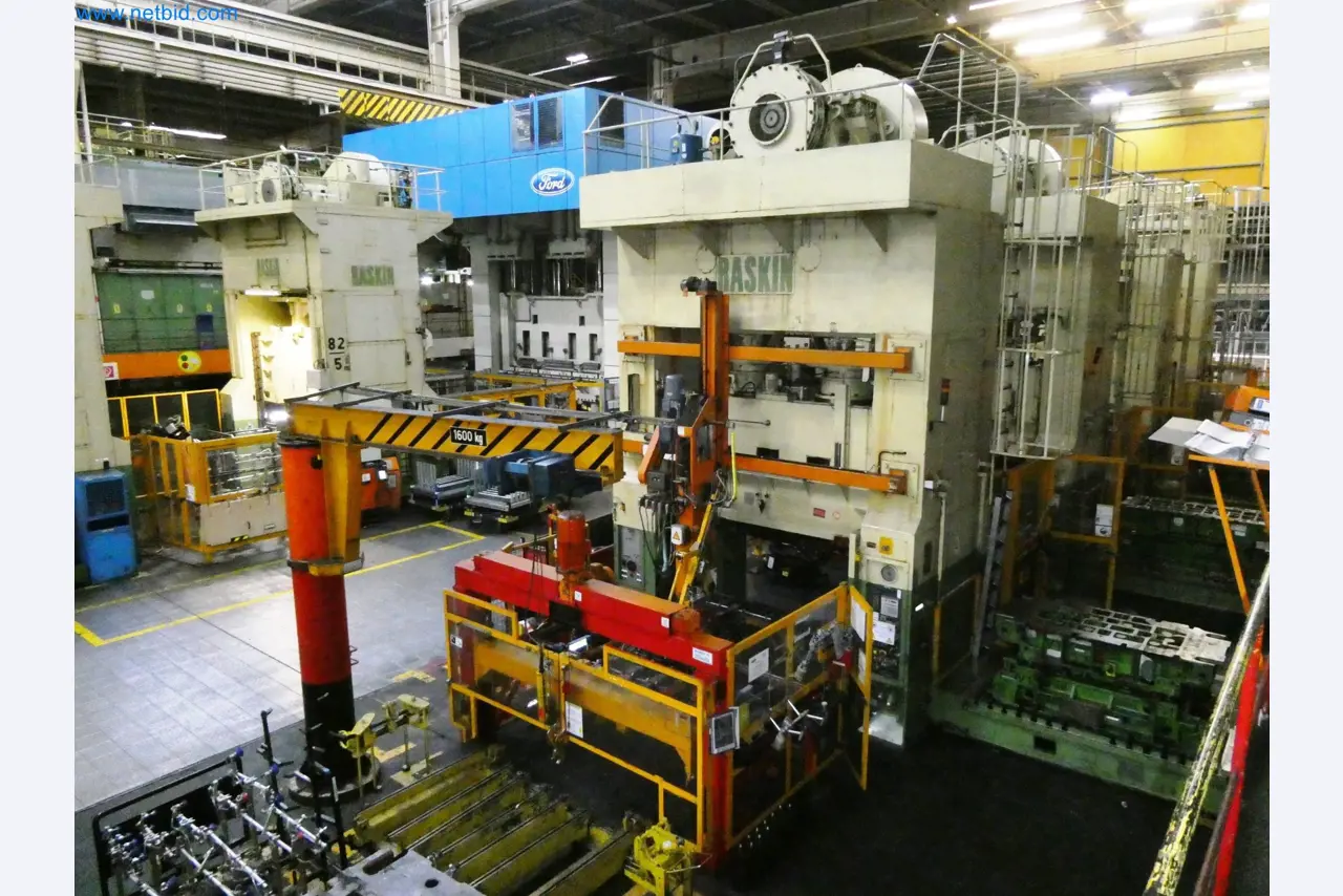 Pressenlinien aus der Automobilindustrie-10