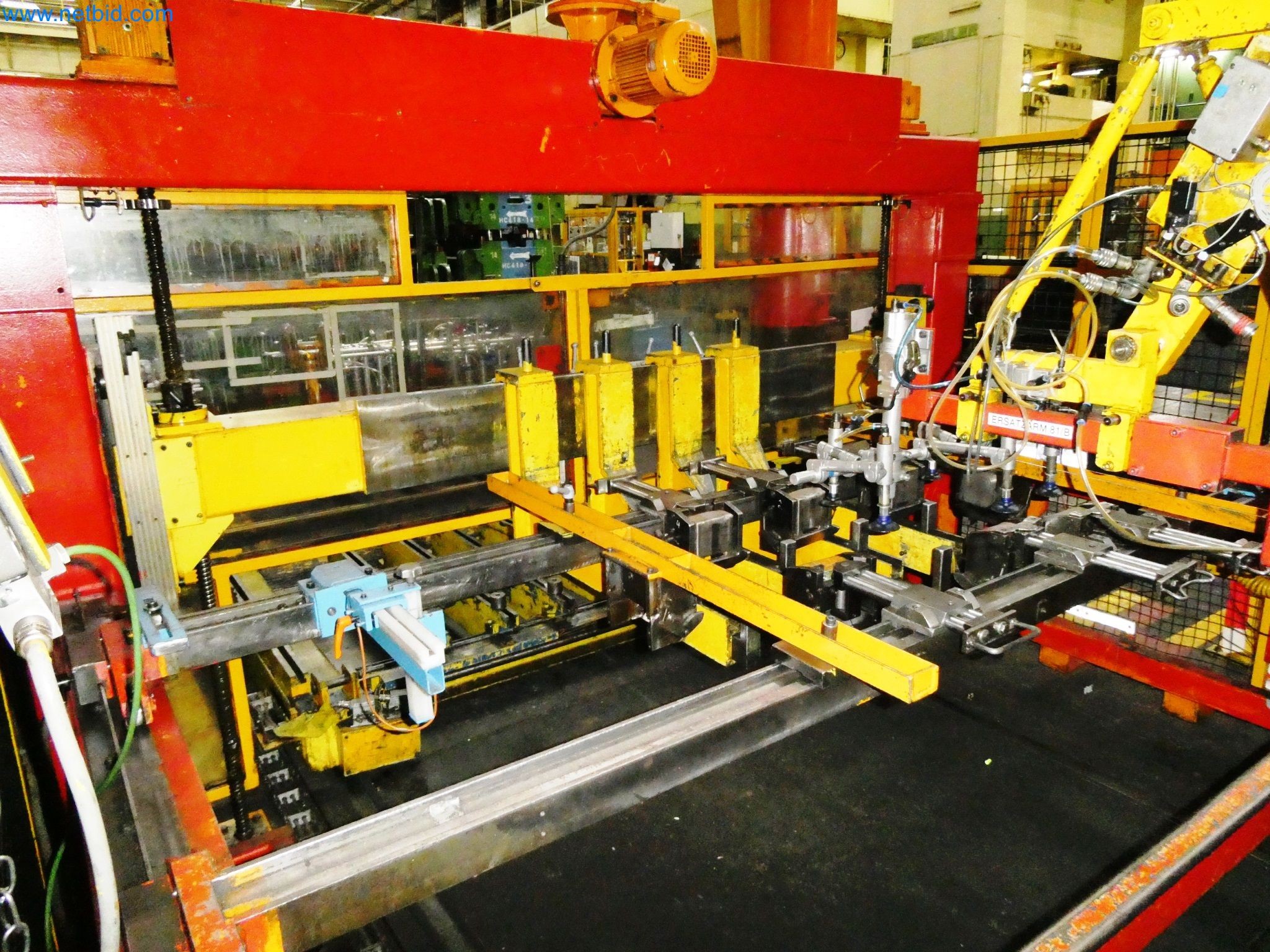 Pressenlinien aus der Automobilindustrie-15