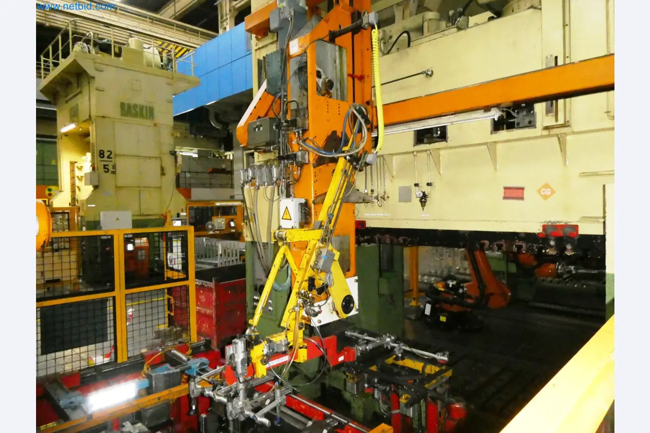 Pressenlinien aus der Automobilindustrie-16