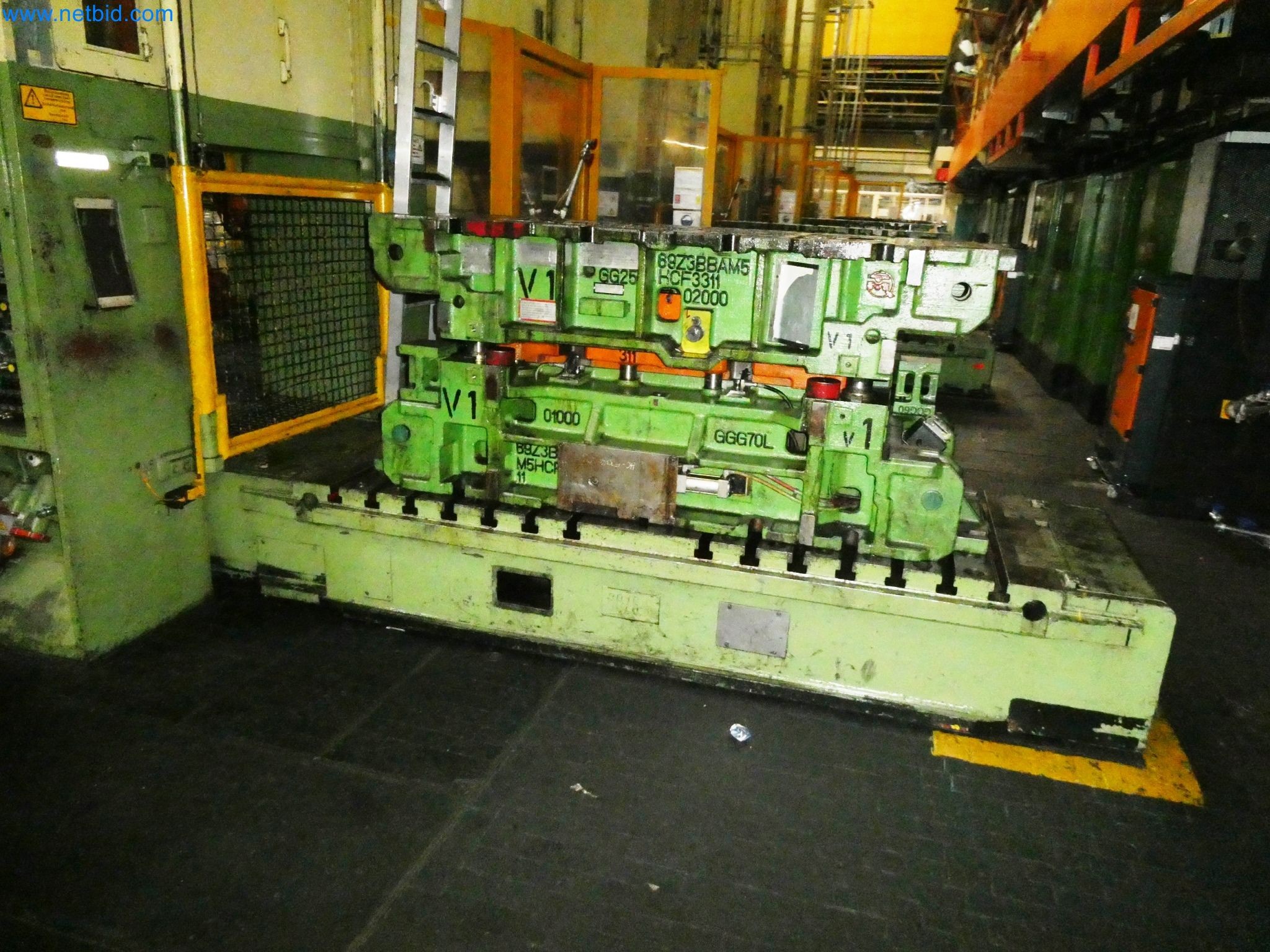 Pressenlinien aus der Automobilindustrie-21