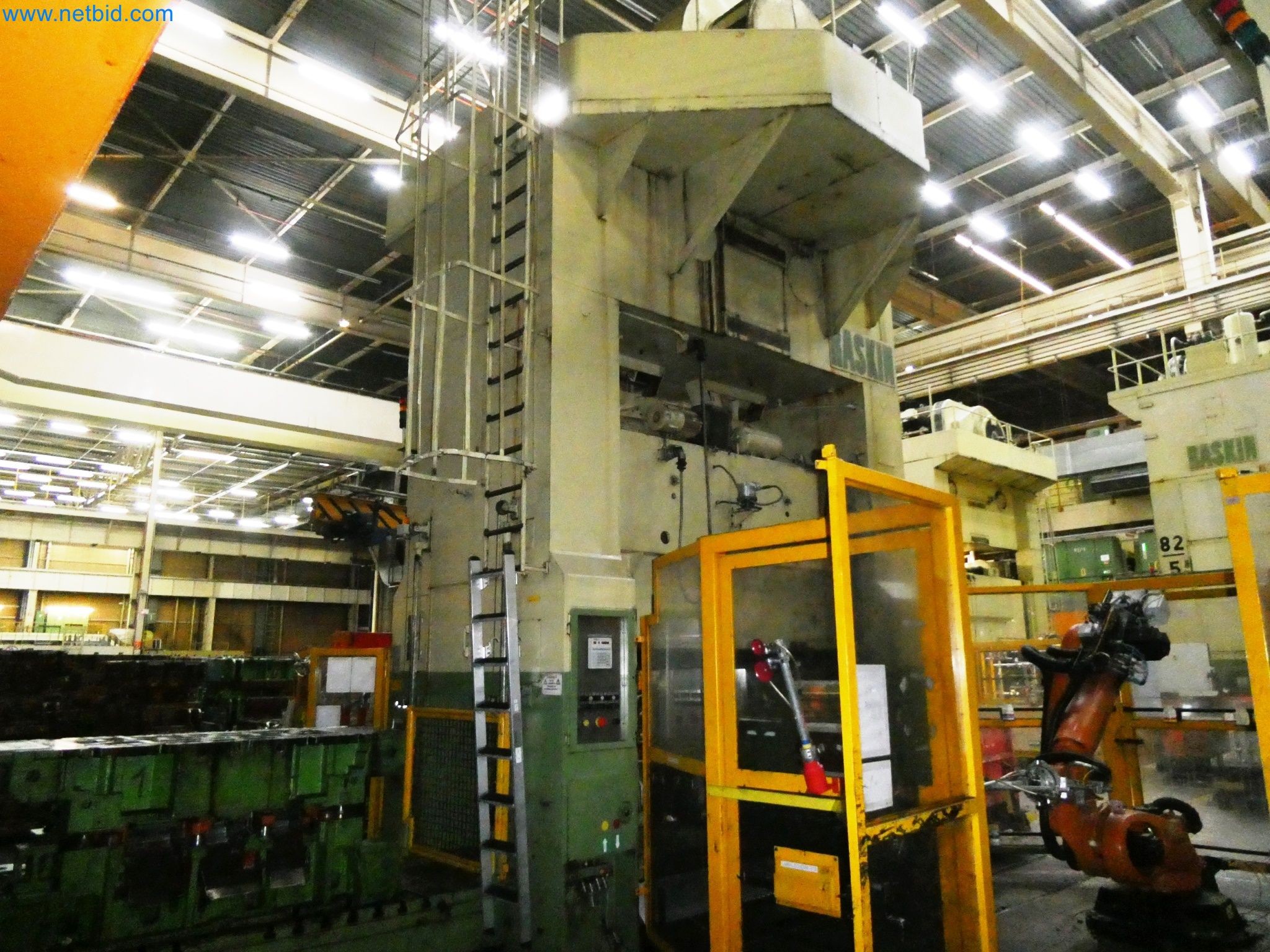 Pressenlinien aus der Automobilindustrie-22