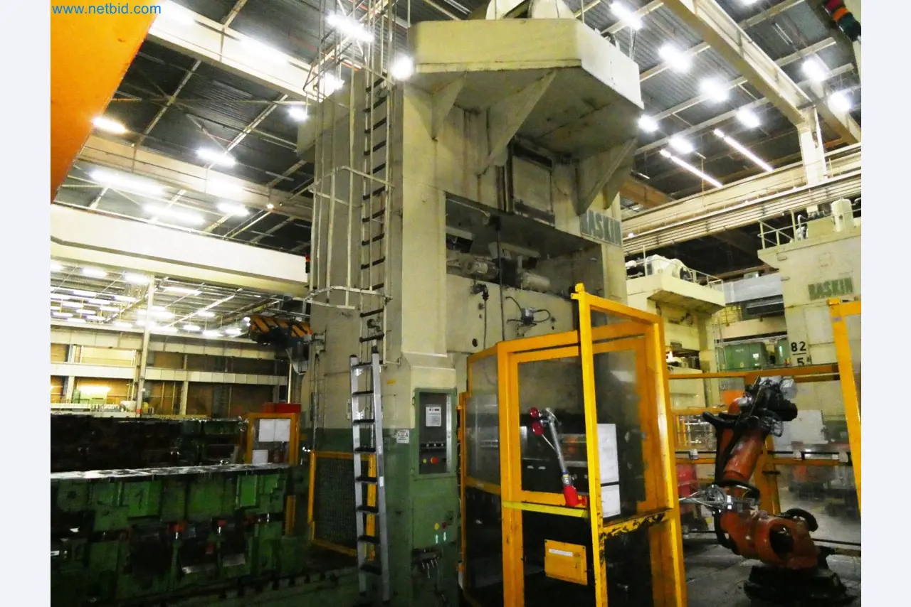 Pressenlinien aus der Automobilindustrie-22