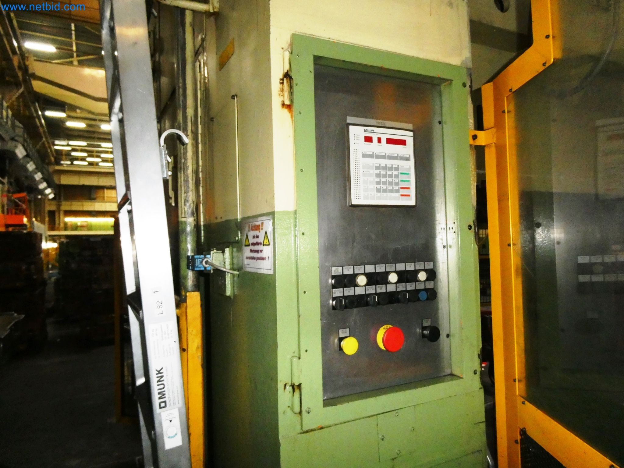 Pressenlinien aus der Automobilindustrie-23