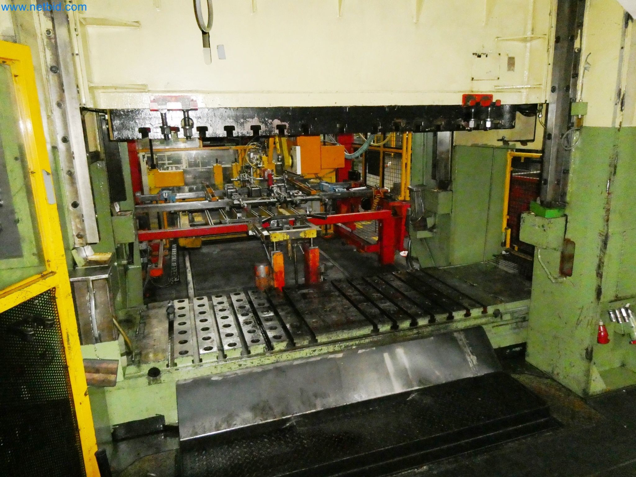 Pressenlinien aus der Automobilindustrie-25