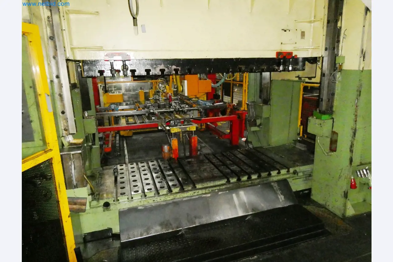 Pressenlinien aus der Automobilindustrie-25