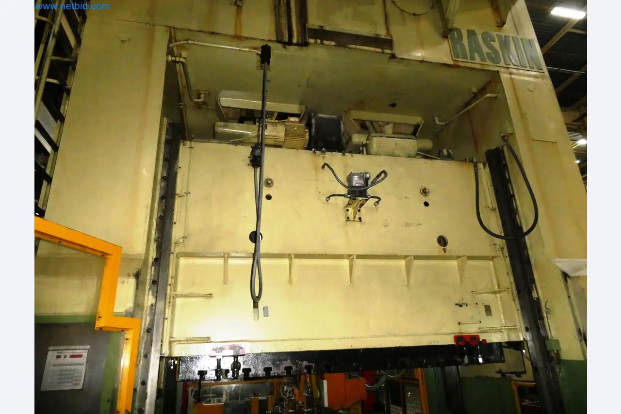 Pressenlinien aus der Automobilindustrie-26