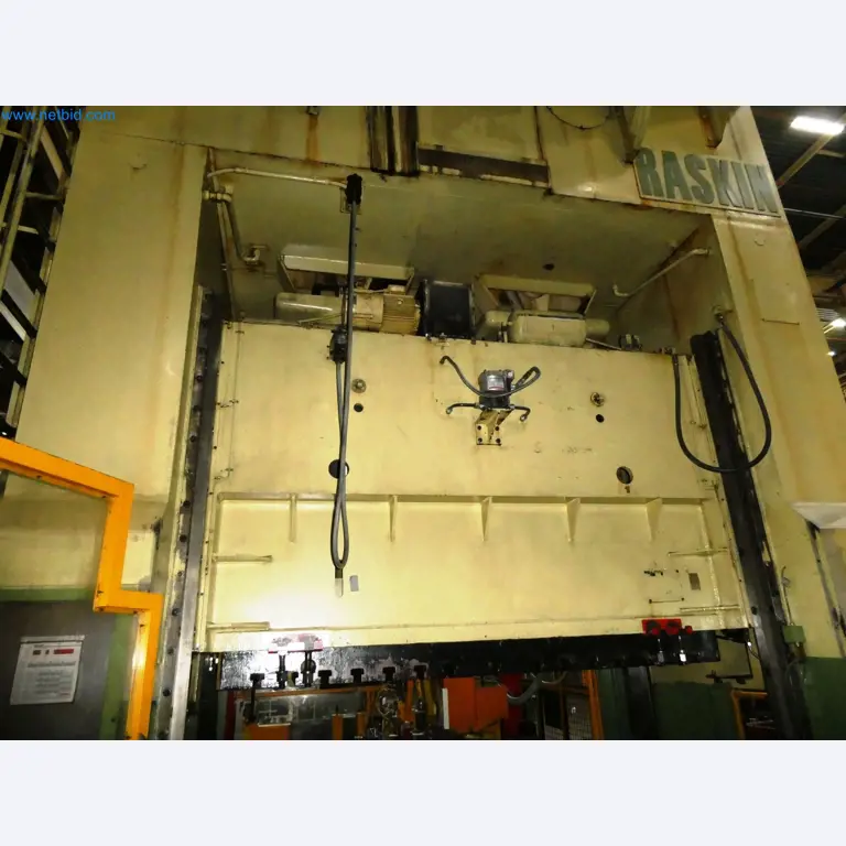 Pressenlinien aus der Automobilindustrie-26