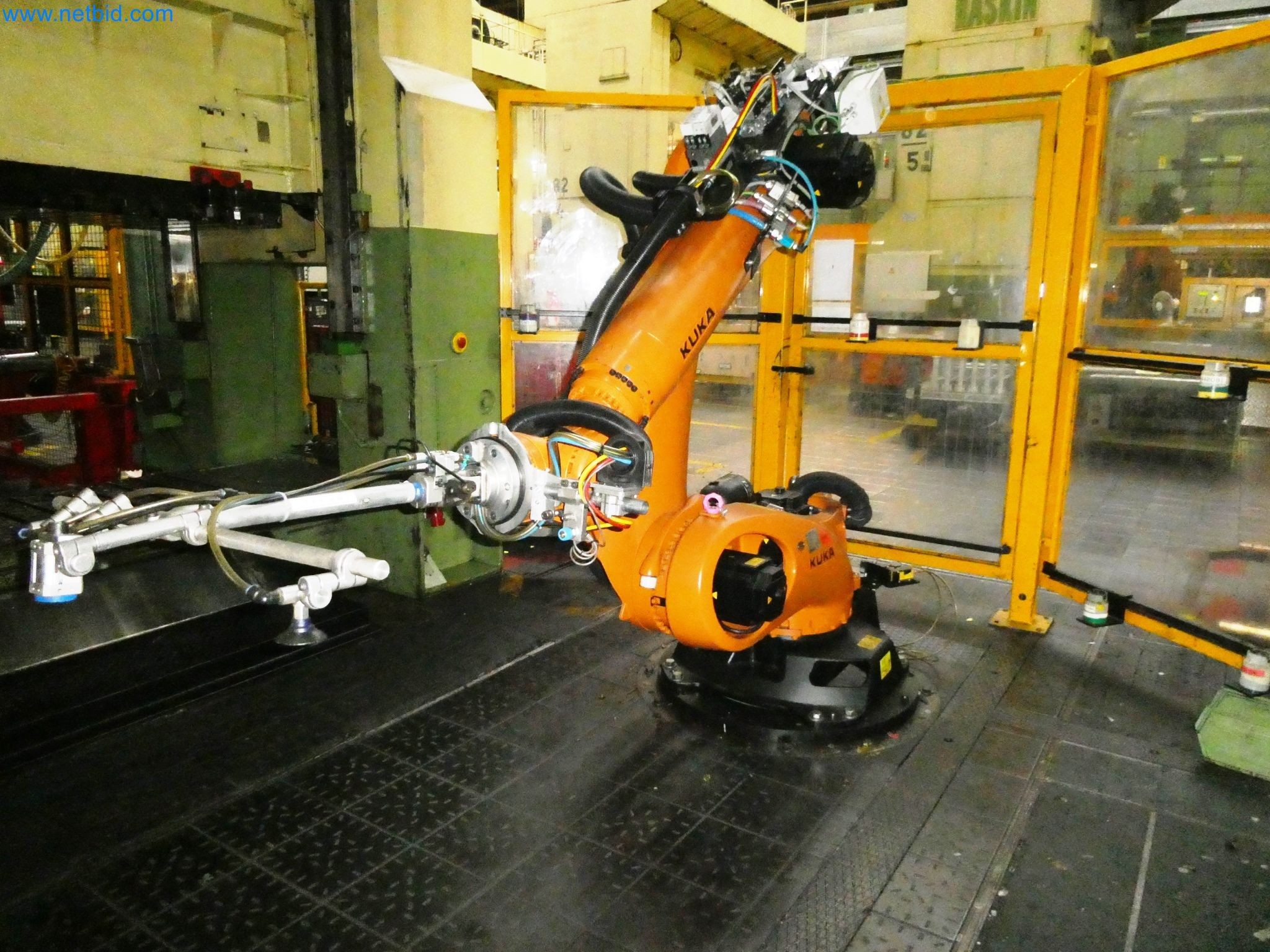 Pressenlinien aus der Automobilindustrie-27