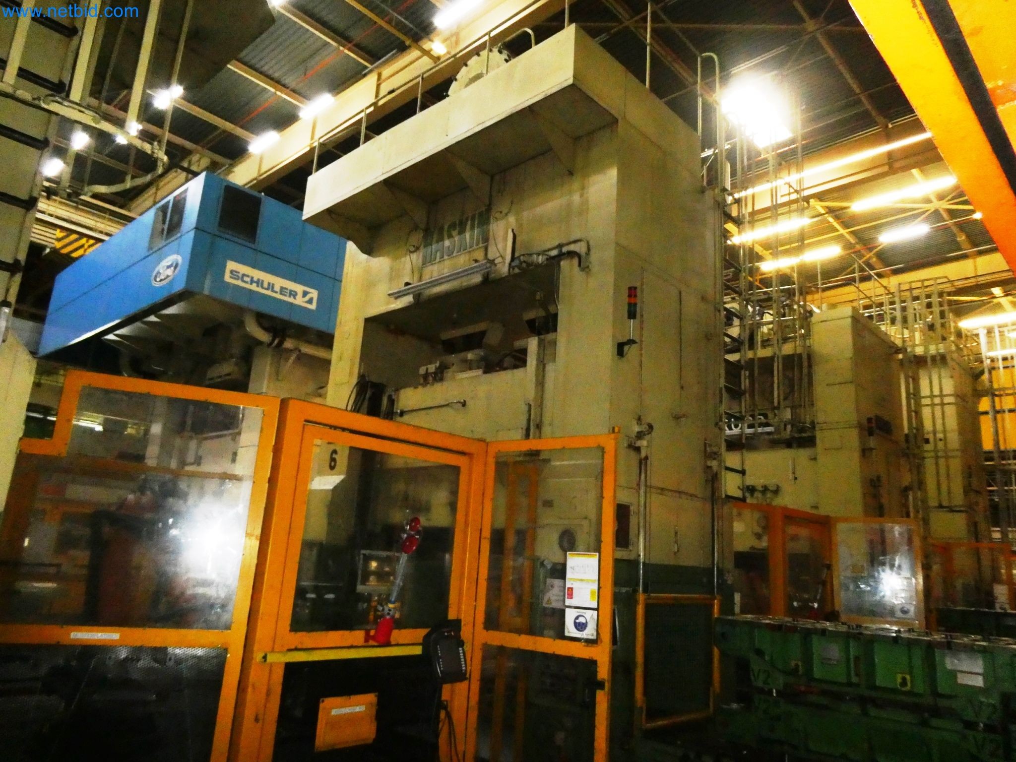 Pressenlinien aus der Automobilindustrie-32