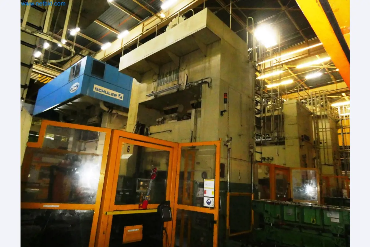 Pressenlinien aus der Automobilindustrie-32