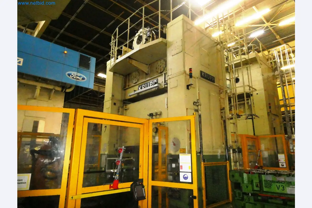 Pressenlinien aus der Automobilindustrie-37