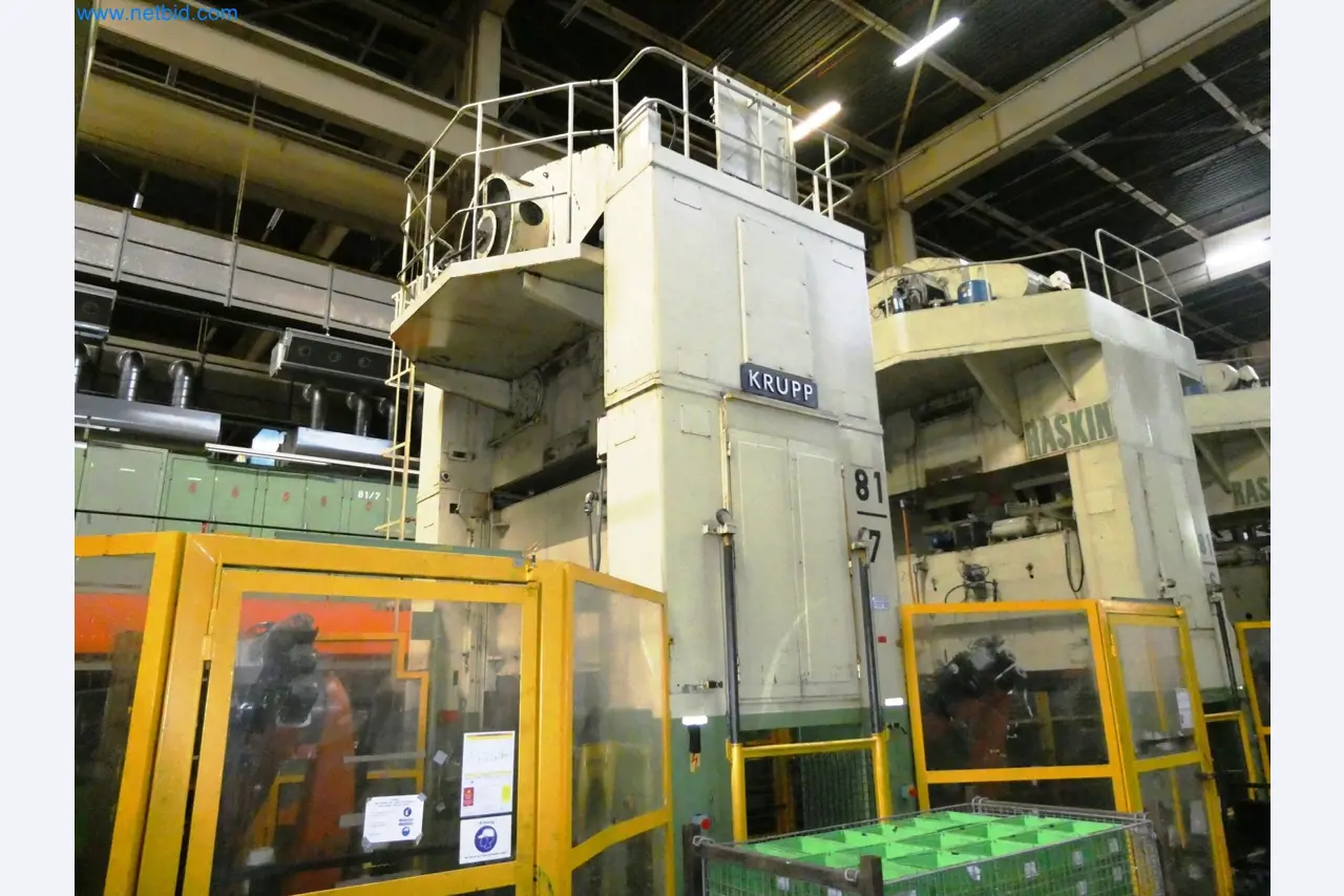 Pressenlinien aus der Automobilindustrie-39