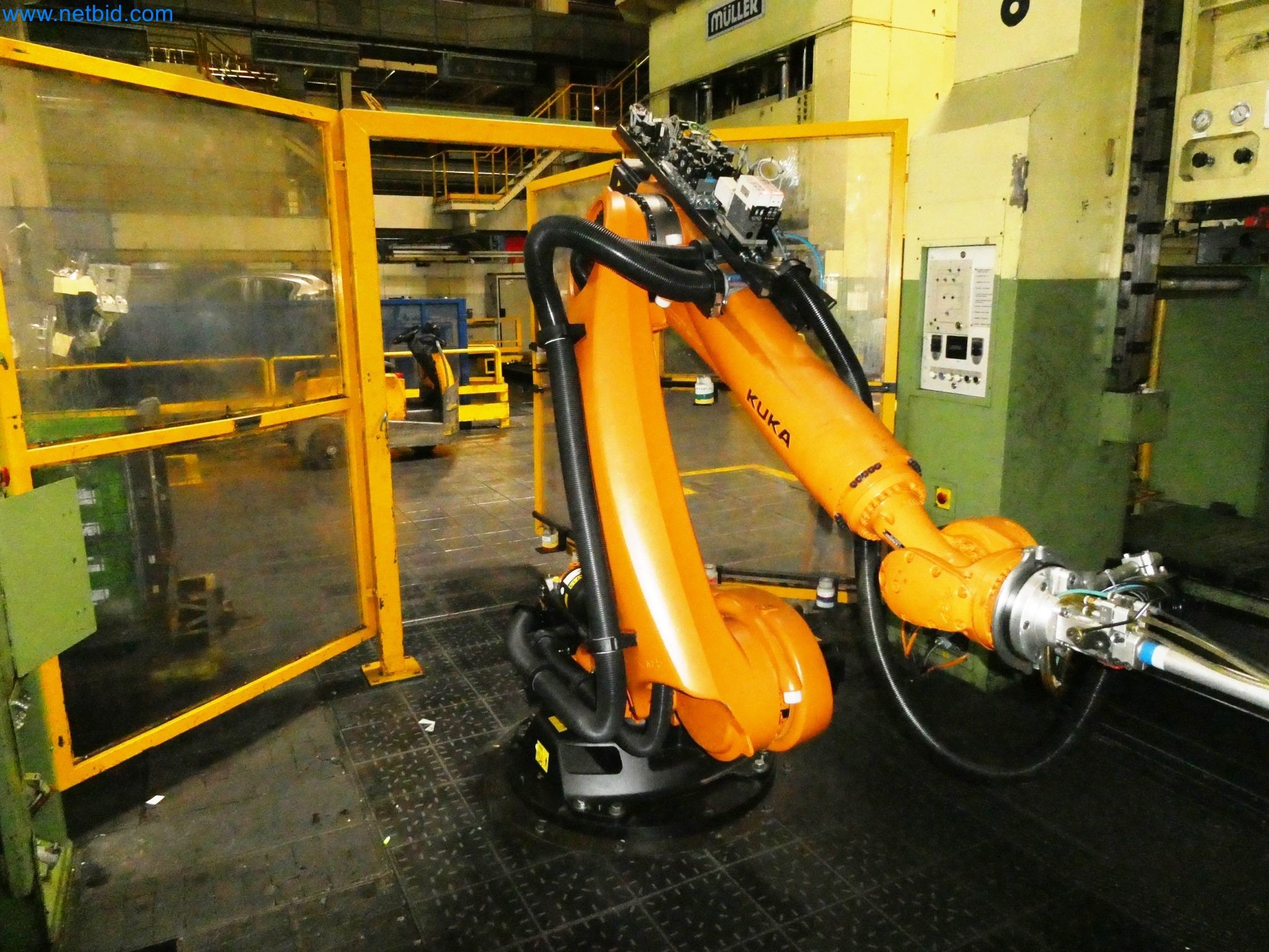 Pressenlinien aus der Automobilindustrie-40