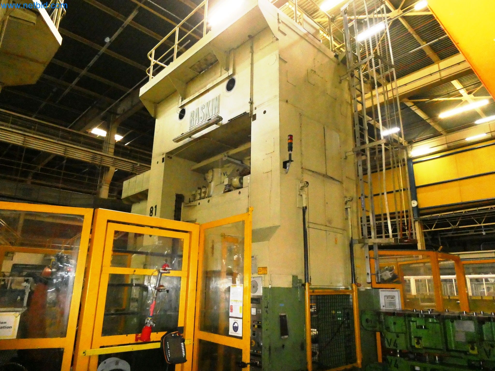 Pressenlinien aus der Automobilindustrie-44