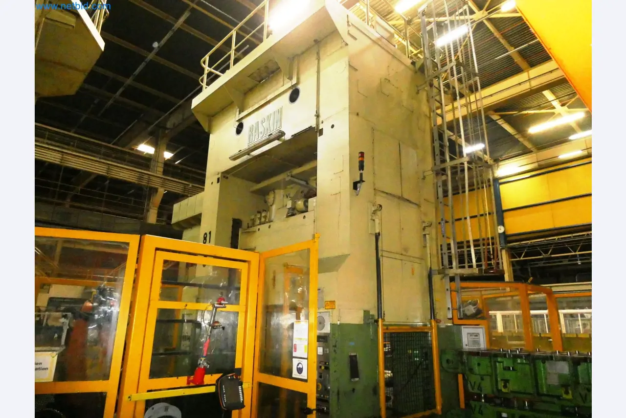 Pressenlinien aus der Automobilindustrie-44