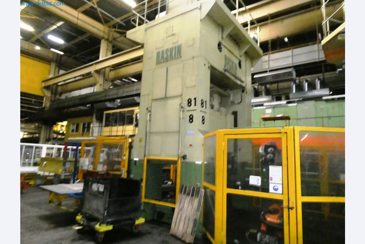 Pressenlinien aus der Automobilindustrie-45