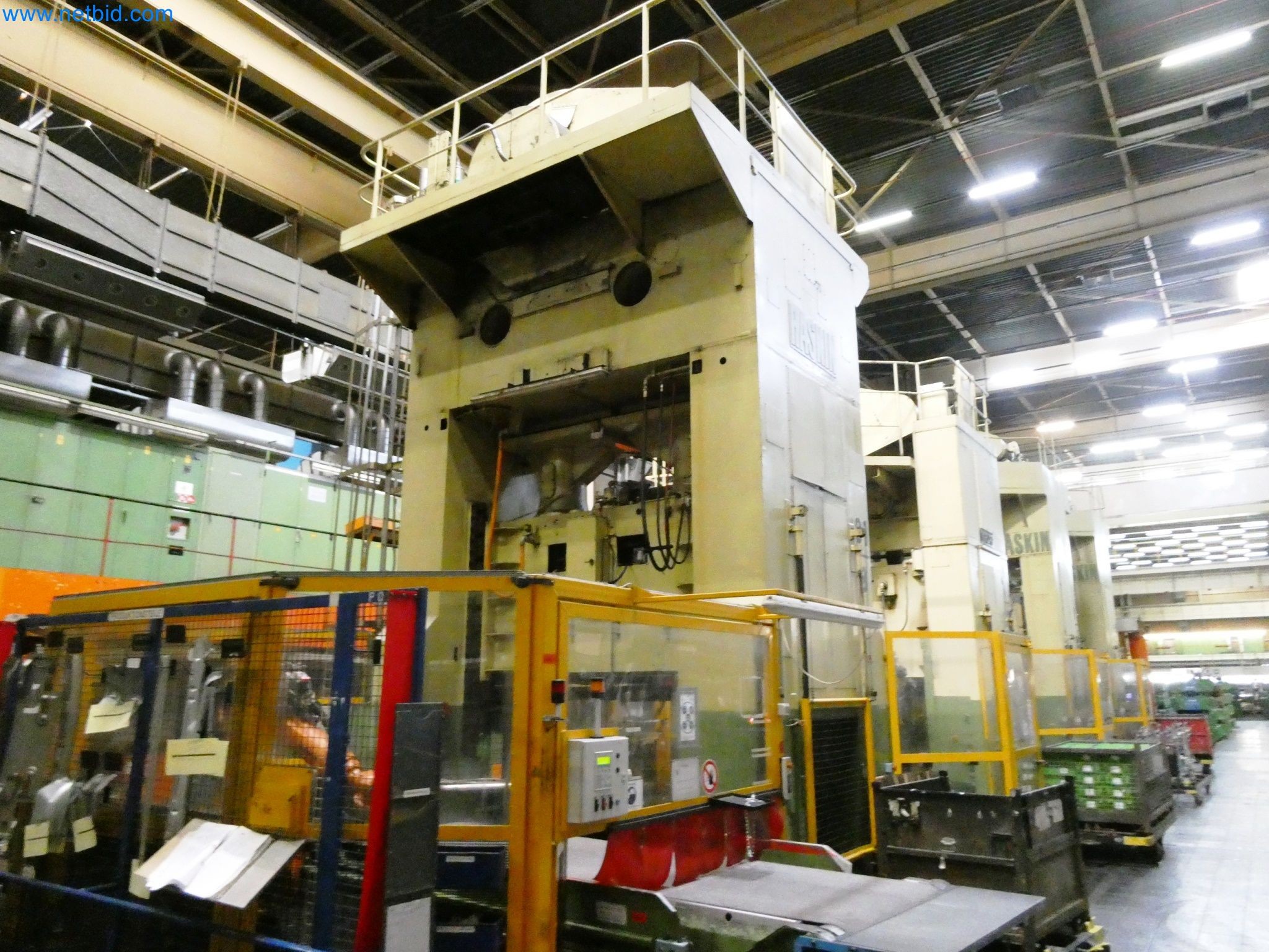 Pressenlinien aus der Automobilindustrie-48