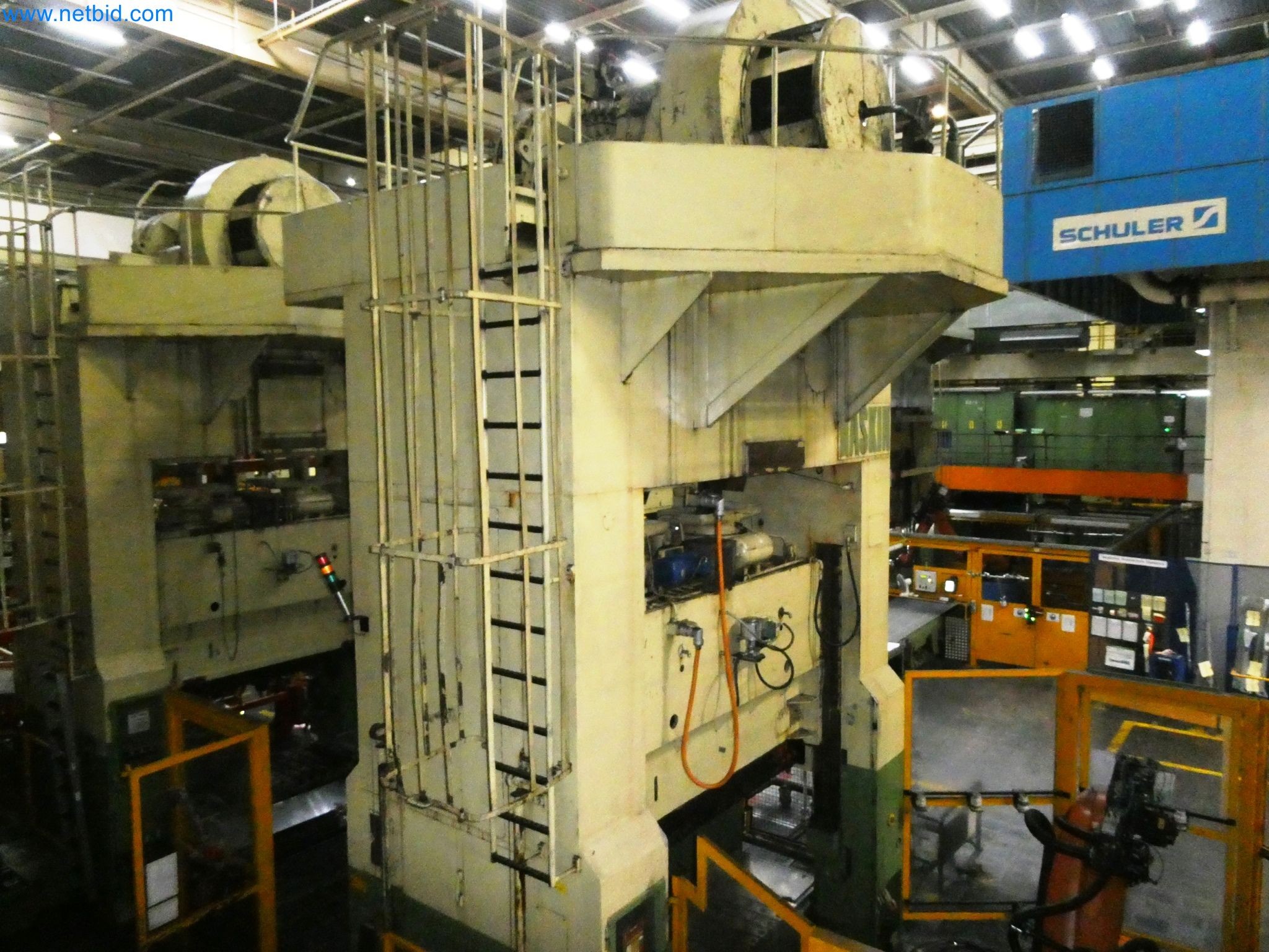 Pressenlinien aus der Automobilindustrie-4