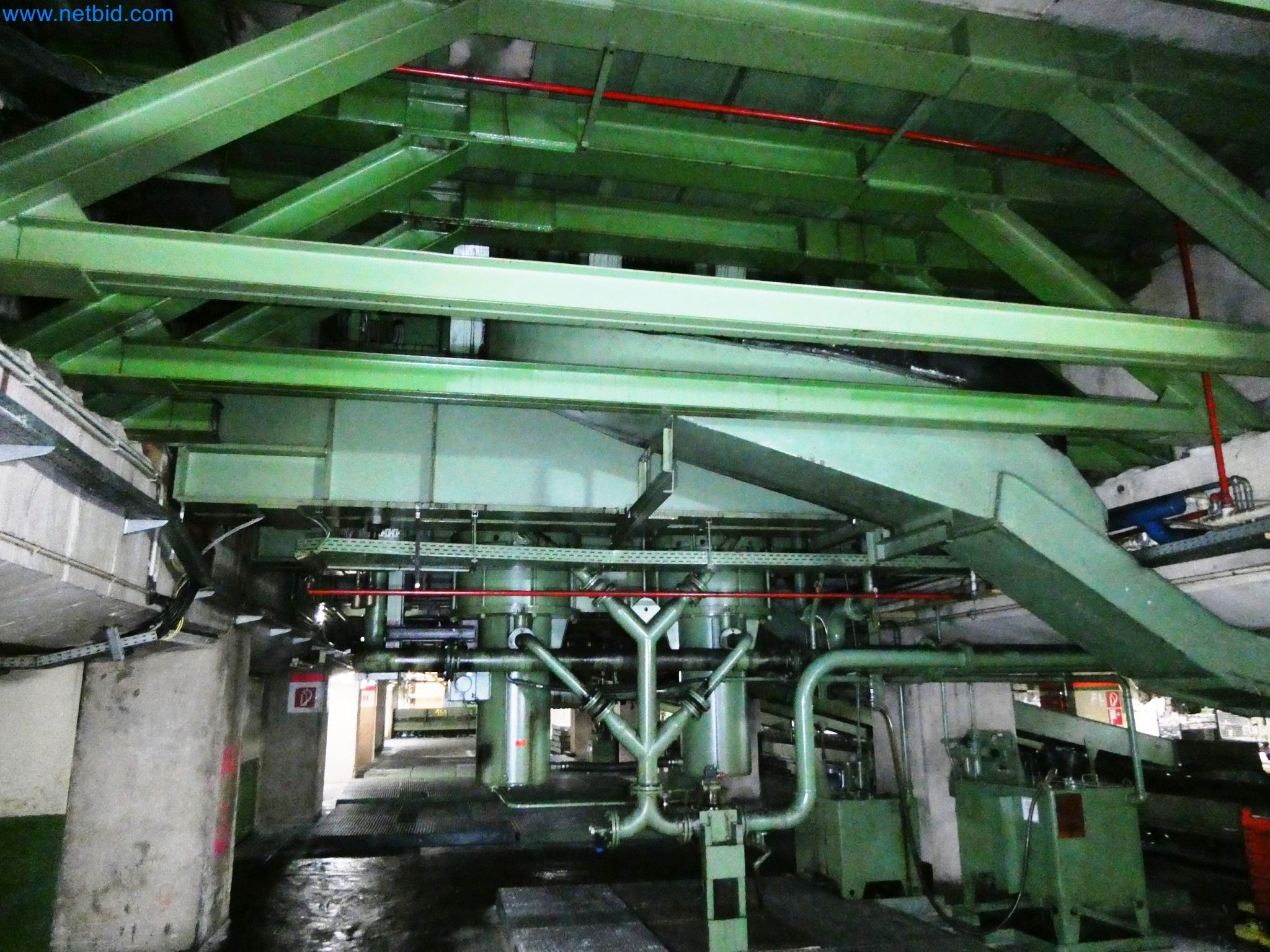 Pressenlinien aus der Automobilindustrie-54