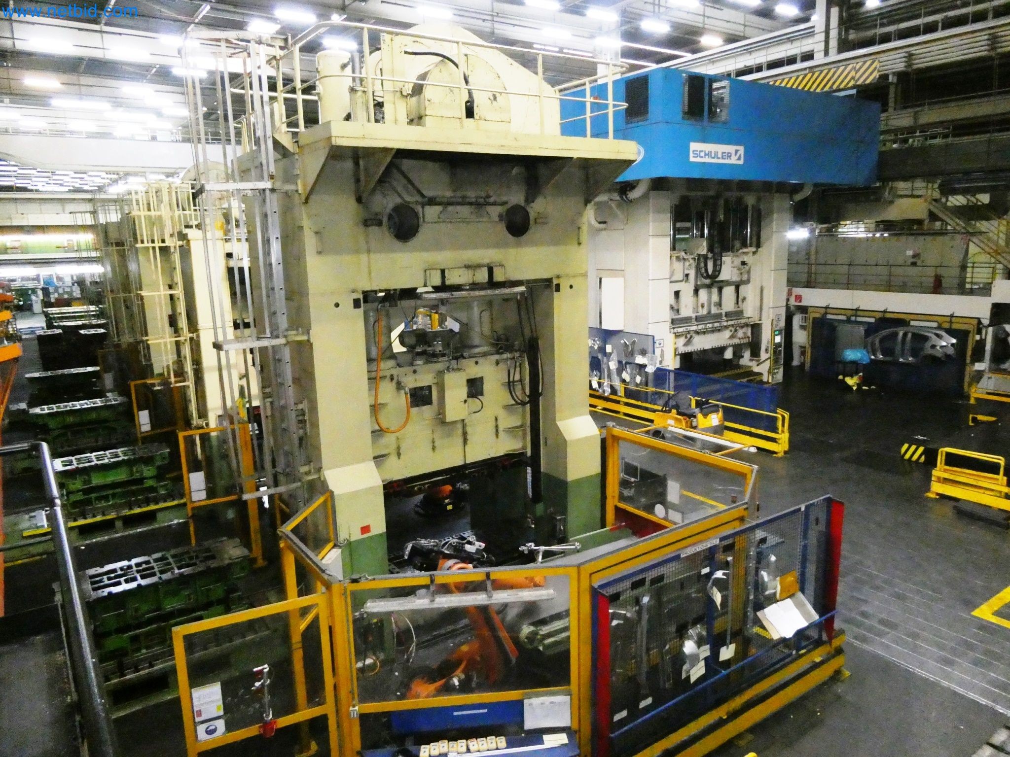 Pressenlinien aus der Automobilindustrie-60