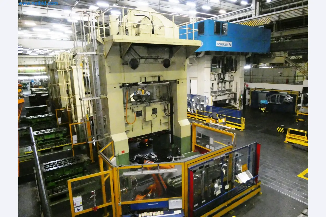 Pressenlinien aus der Automobilindustrie-60