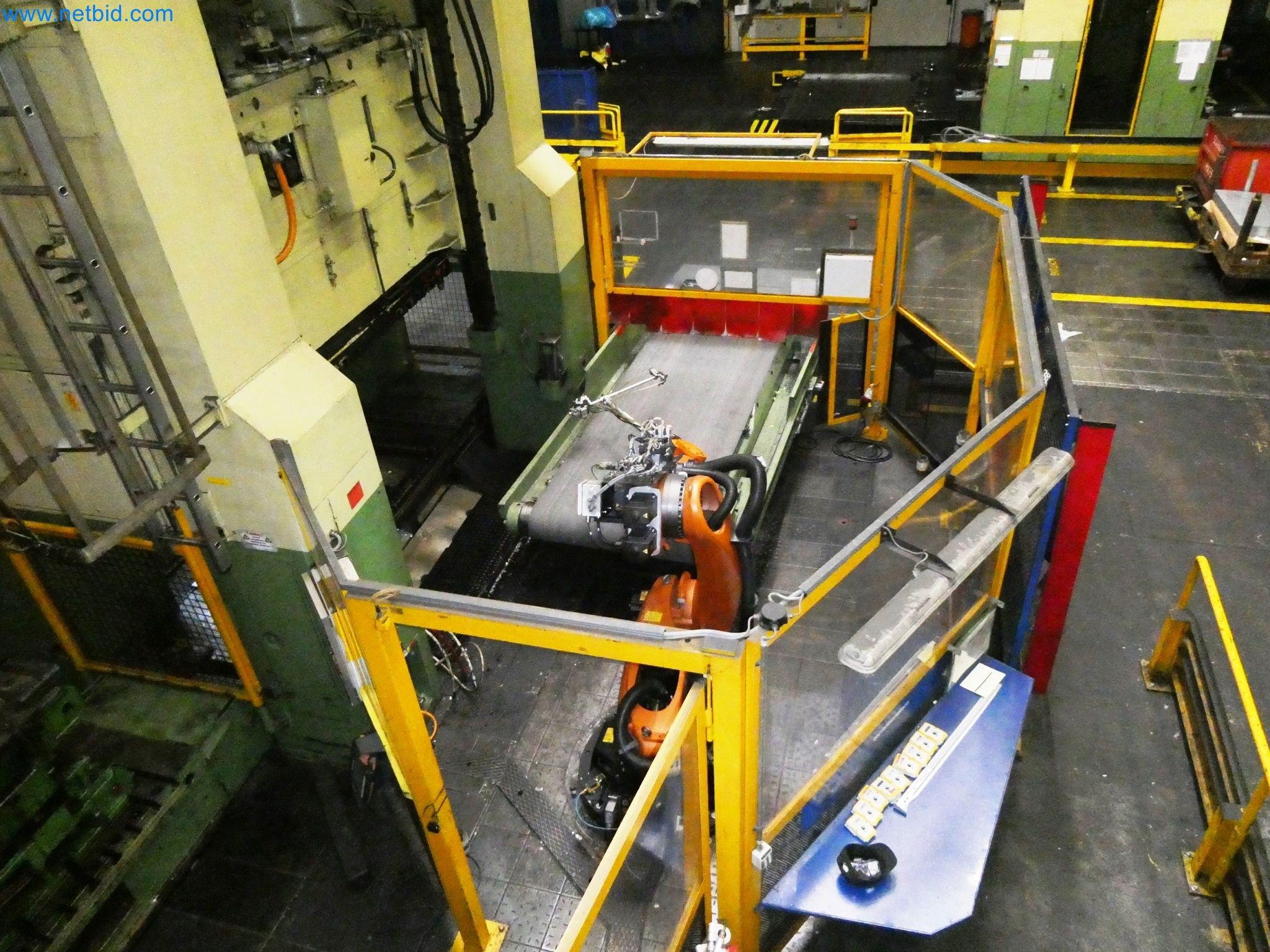 Pressenlinien aus der Automobilindustrie-61