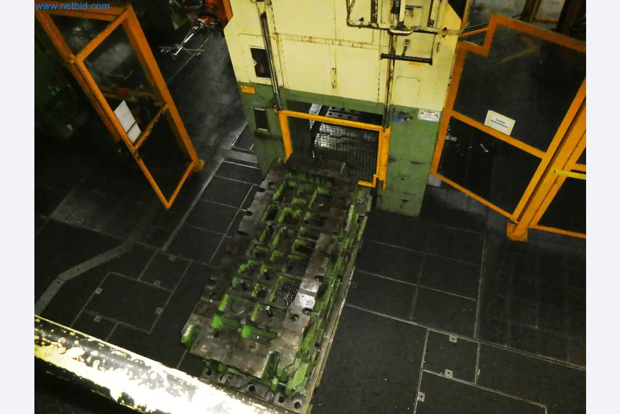 Pressenlinien aus der Automobilindustrie-6