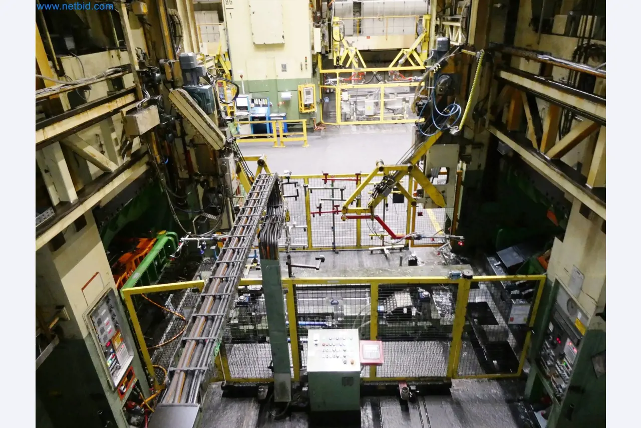 Pressenlinien aus der Automobilindustrie-12