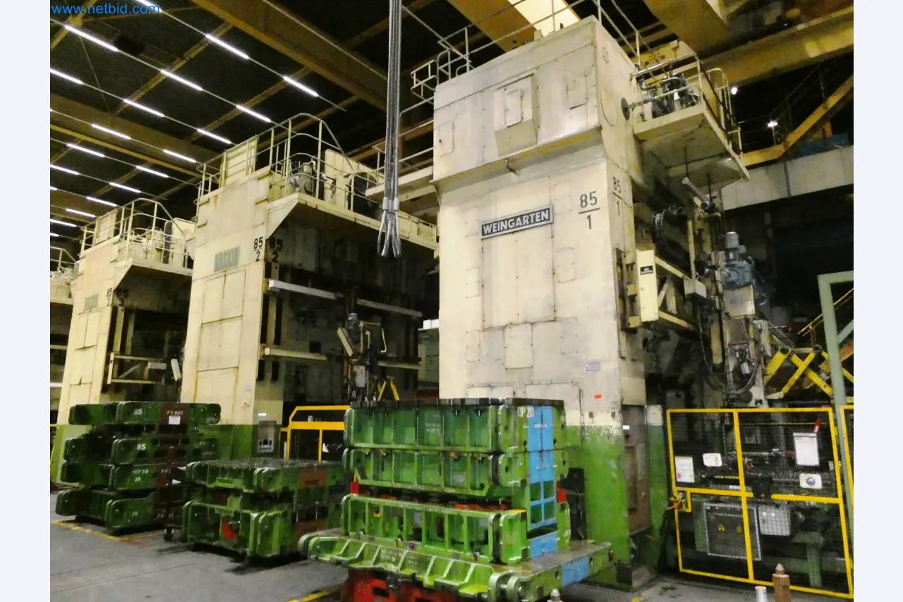 Pressenlinien aus der Automobilindustrie-13