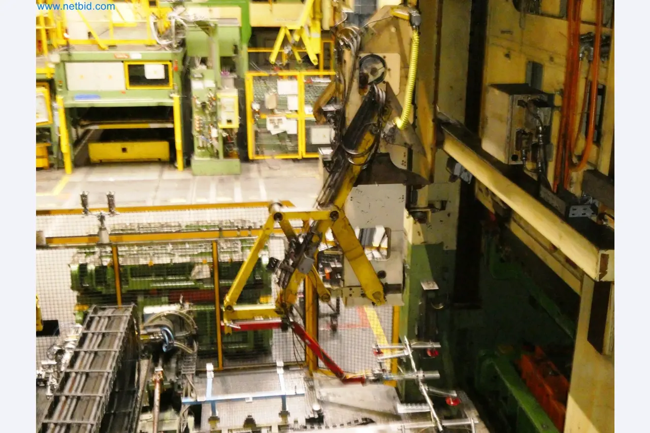 Pressenlinien aus der Automobilindustrie-16