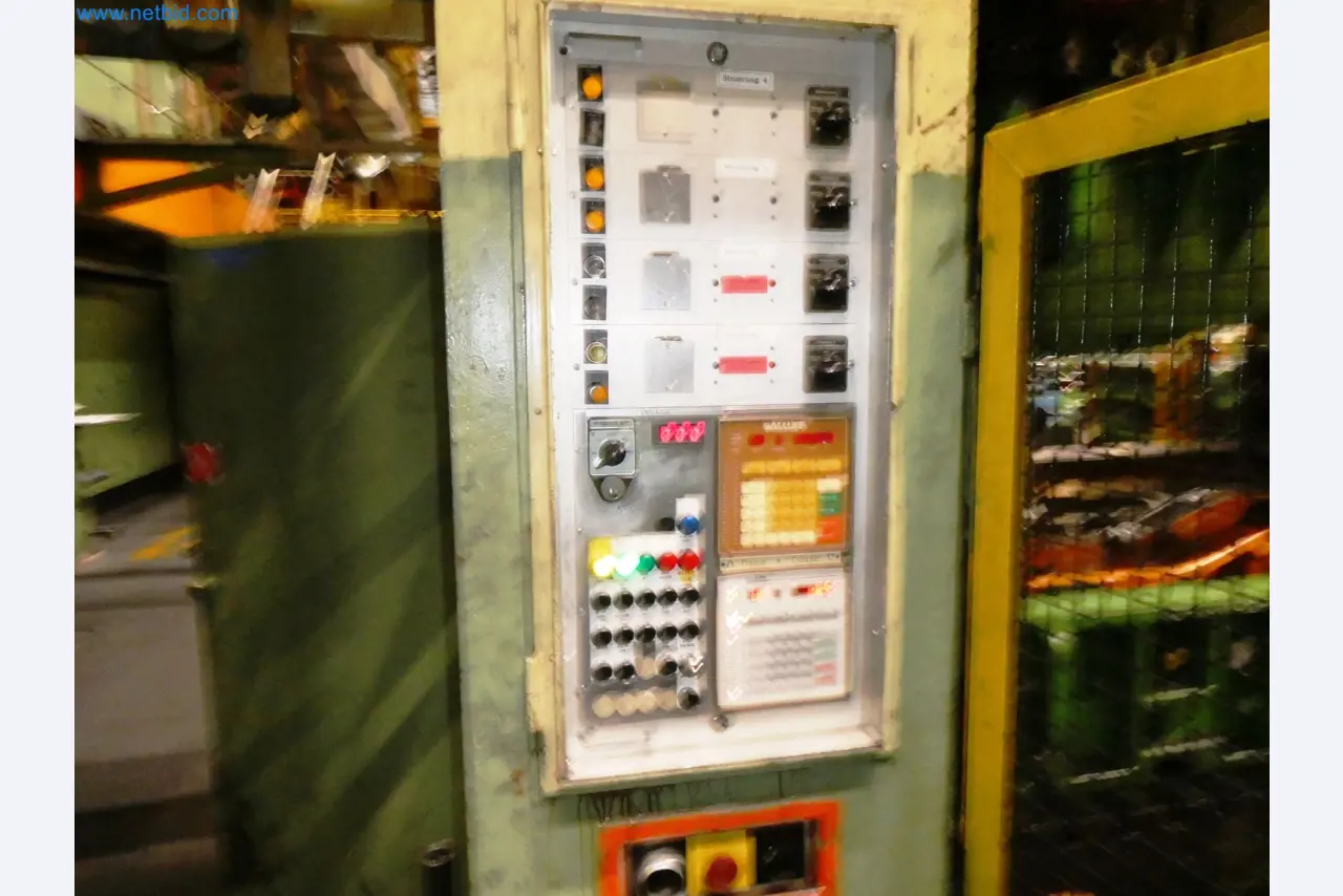 Pressenlinien aus der Automobilindustrie-38