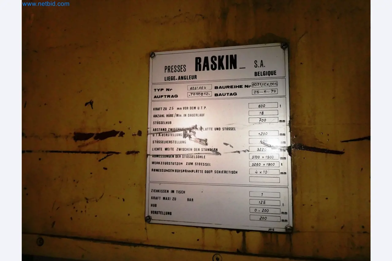 Pressenlinien aus der Automobilindustrie-40