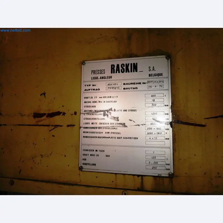 Pressenlinien aus der Automobilindustrie-40