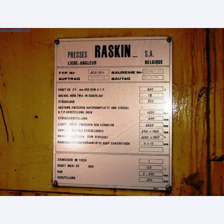 Pressenlinien aus der Automobilindustrie-47