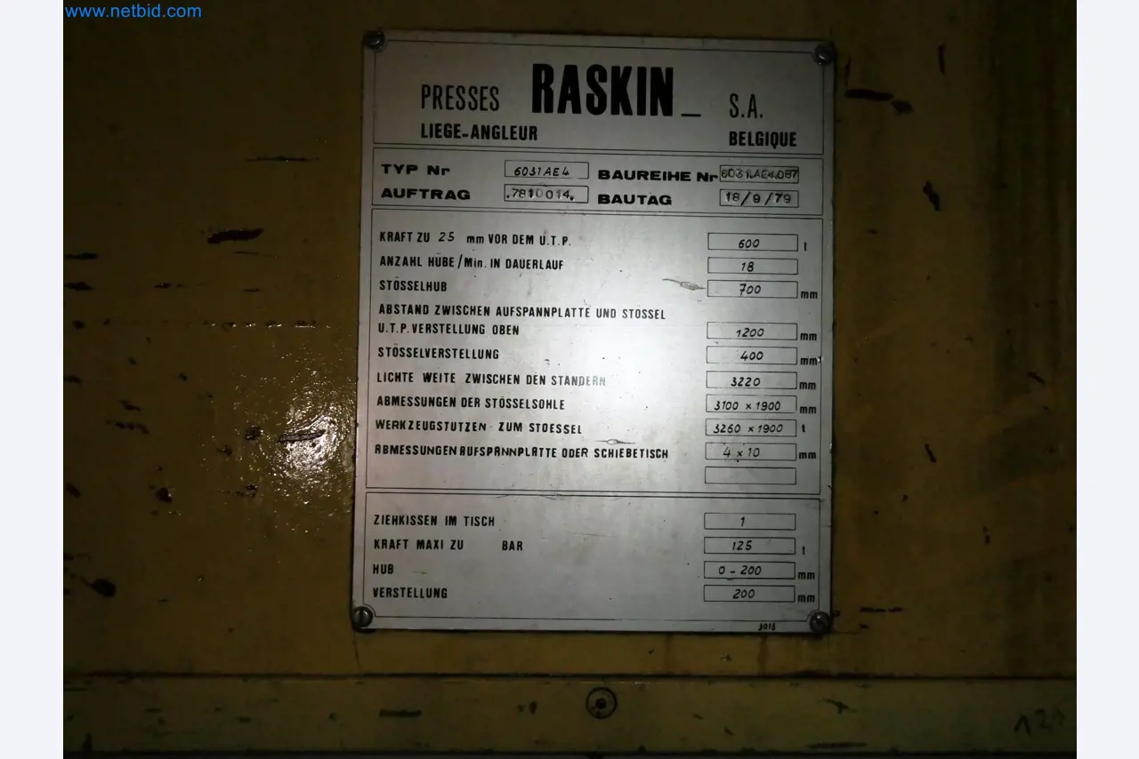 Pressenlinien aus der Automobilindustrie-53