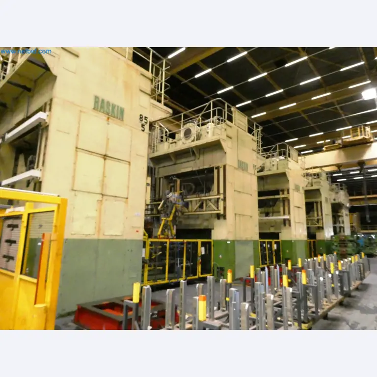 Pressenlinien aus der Automobilindustrie-61