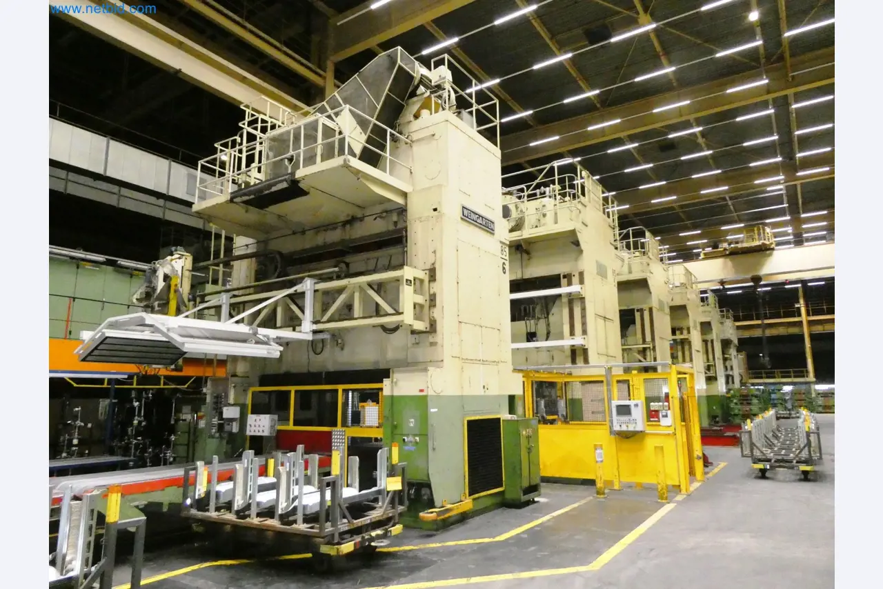 Pressenlinien aus der Automobilindustrie-68