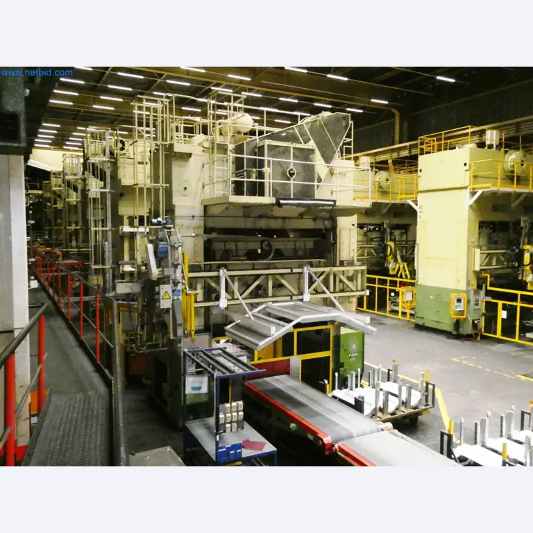 Pressenlinien aus der Automobilindustrie-71