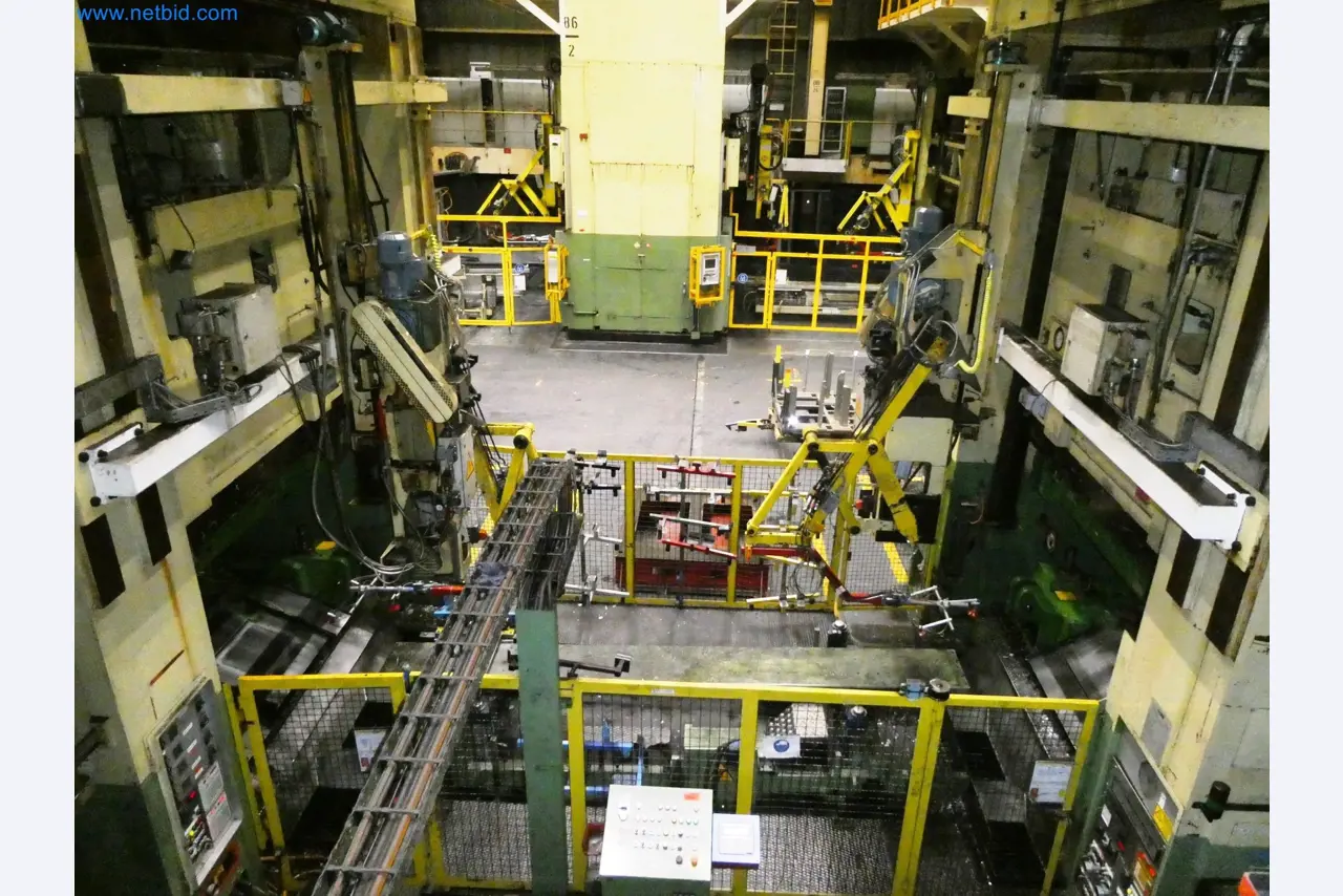 Pressenlinien aus der Automobilindustrie-9