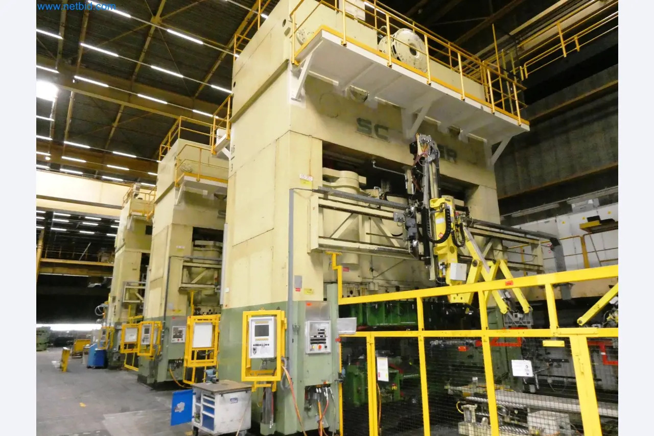 Pressenlinien aus der Automobilindustrie-16