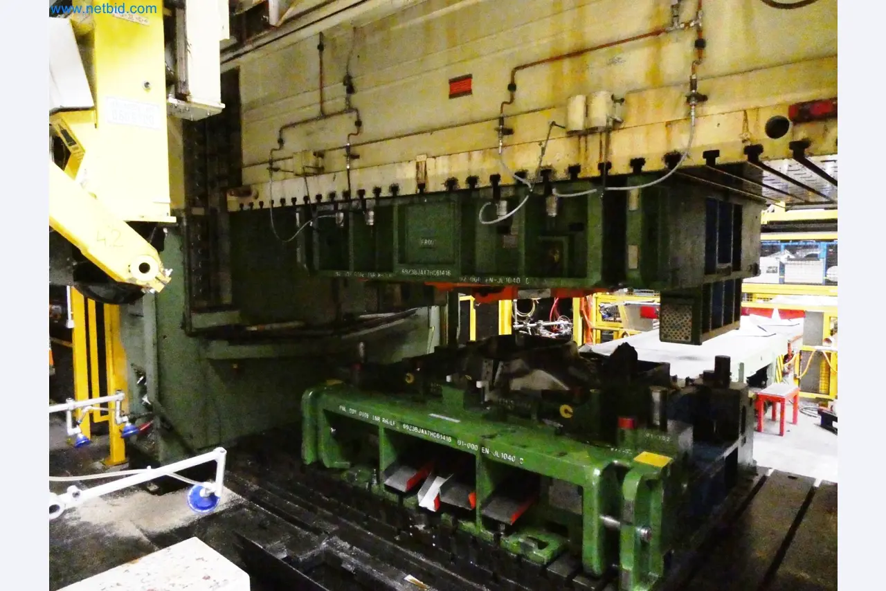 Pressenlinien aus der Automobilindustrie-26