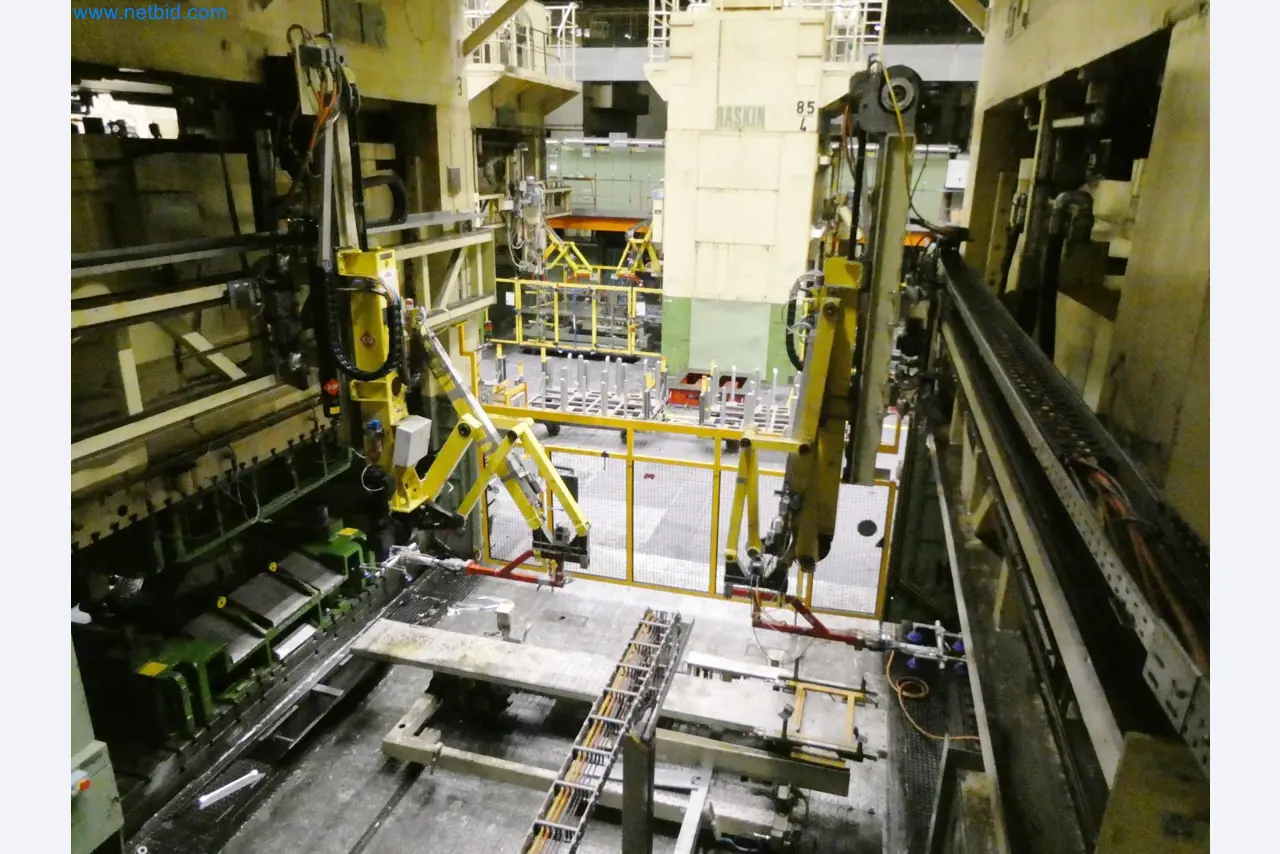 Pressenlinien aus der Automobilindustrie-38