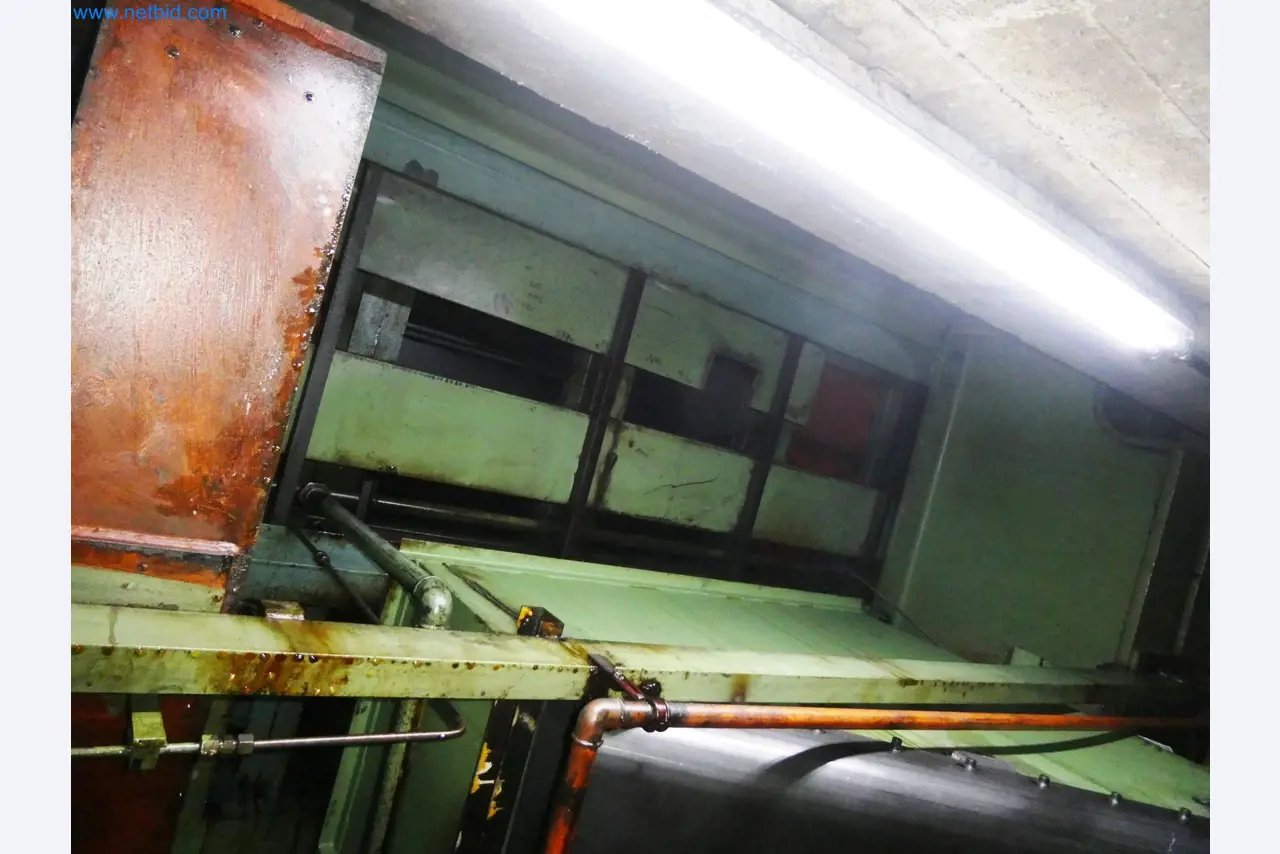 Pressenlinien aus der Automobilindustrie-24