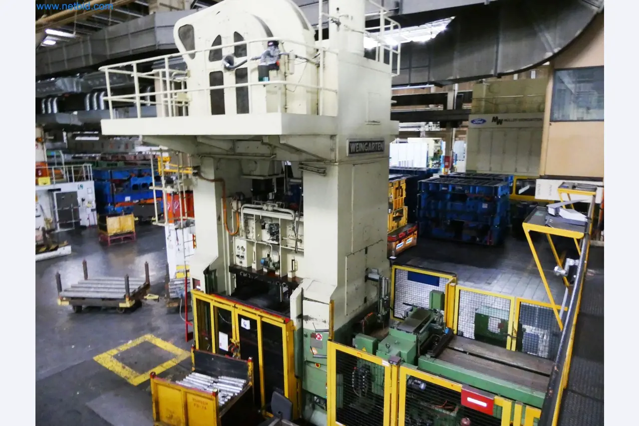 Pressenlinien aus der Automobilindustrie-28