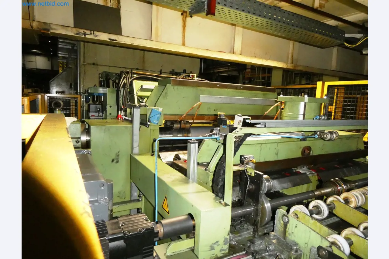 Pressenlinien aus der Automobilindustrie-18