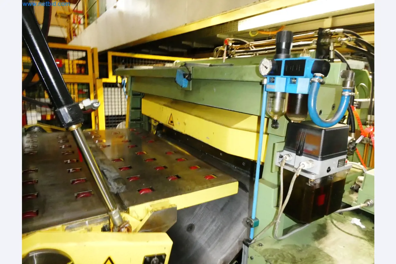 Pressenlinien aus der Automobilindustrie-19