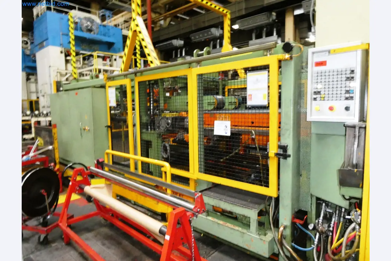 Pressenlinien aus der Automobilindustrie-22