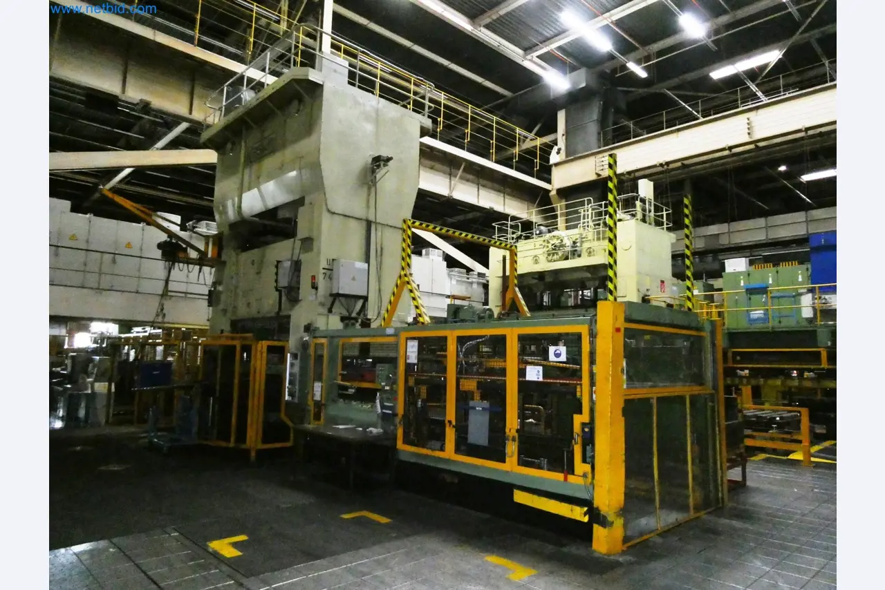 Pressenlinien aus der Automobilindustrie-28