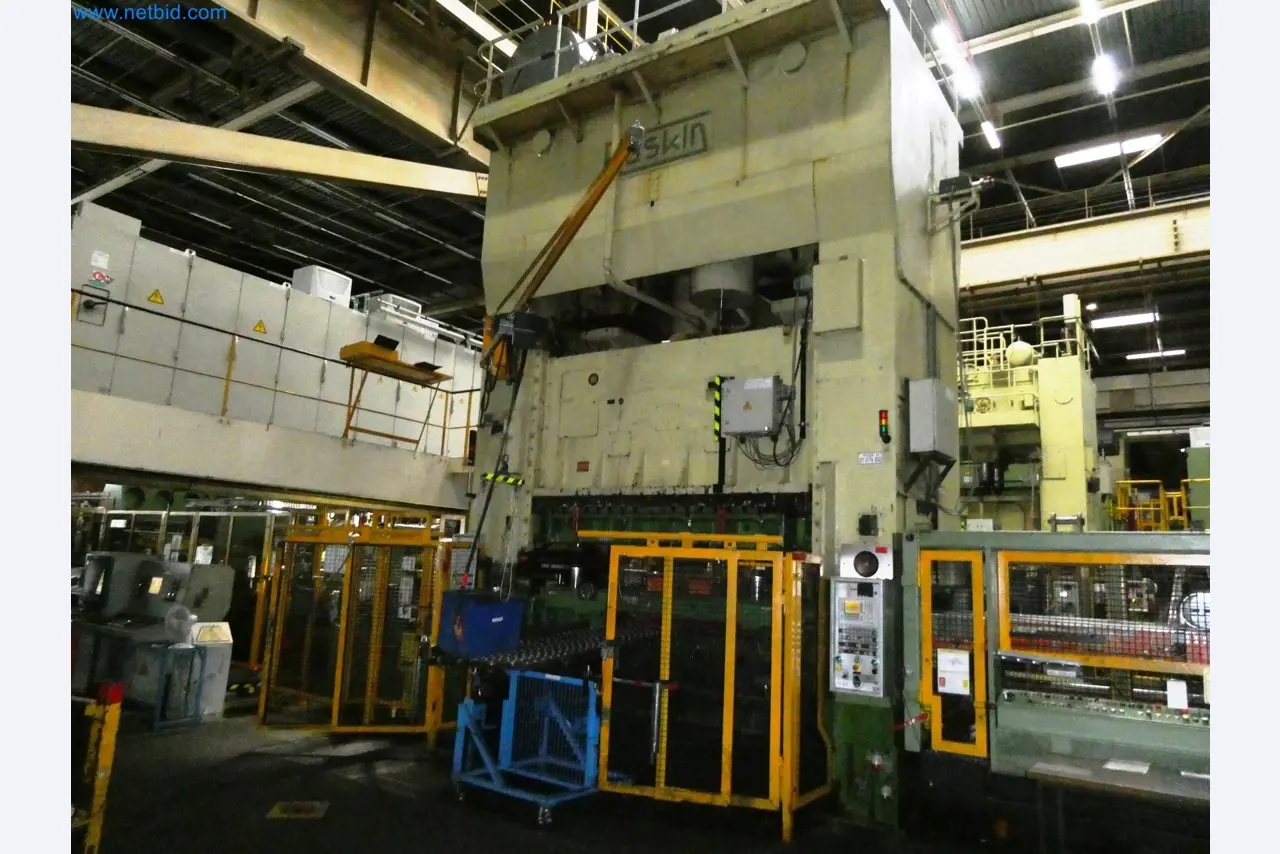 Pressenlinien aus der Automobilindustrie-2