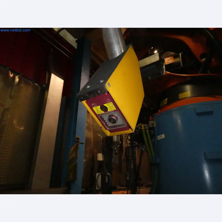 Robots, equipos de soldadura y accesorios de montaje de la industria del automóvil-1